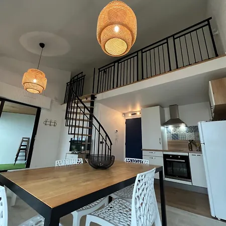 Apartman Quartier Des Minimes Avec Piscine, Parking, En Bordure Du Port A