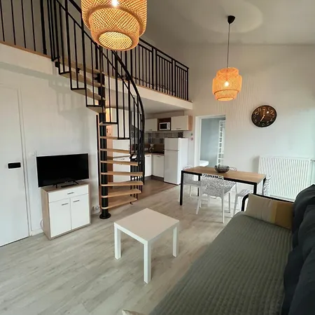 Quartier Des Minimes Avec Piscine, Parking, En Bordure Du Port à *