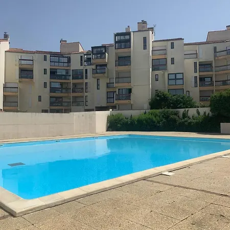 Apartment Quartier Des Minimes Avec Piscine, Parking, En Bordure Du Port A *